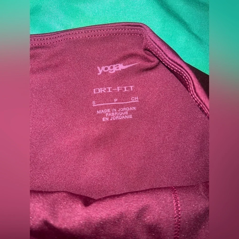 Nike Yoga Dri-Fit 7/8 Metallic Trim Women's Maroon High-Rise Leggings size Small